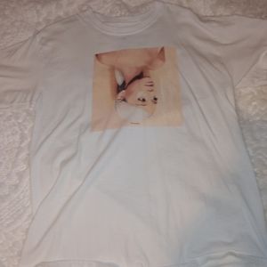 Ariana Grande Tshirt